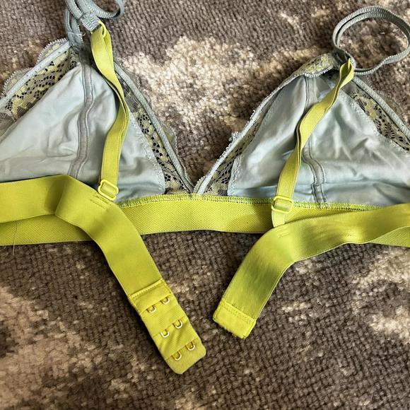 Pink by Victoria Secret Mint and Light Green Lace Triangle Bralette Large - Picture 3 of 4